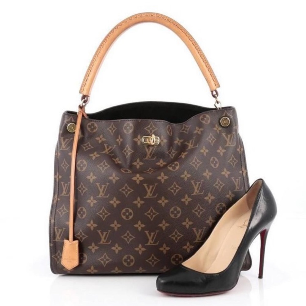 ❤️ DISCONTINUED ❤️ LOUIS VUITTON GAIA BLACK MADE IN FRANCE